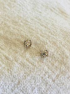 Illuminaire Diamond stud earrings