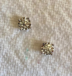 Illuminaire Diamond stud earrings